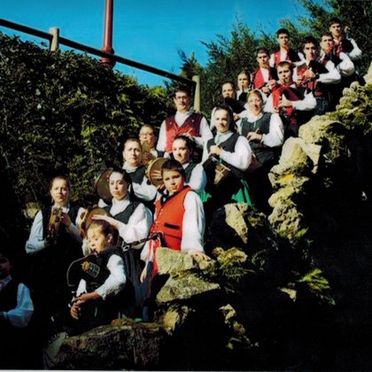 Foto de familia no Castro Alobre